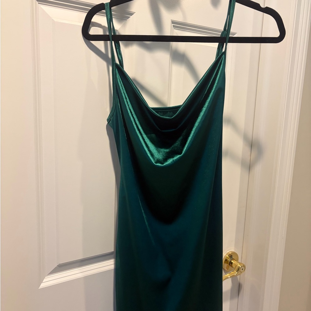 Elegant Green Satin Dress Scoop Neck